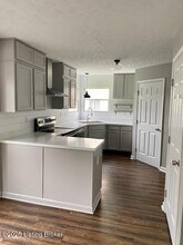 7120 Orchard Lake Blvd in Louisville, KY - Building Photo - Building Photo