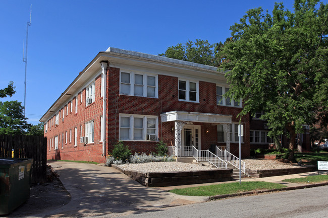 Heritage Hills - East in Oklahoma City, OK - Foto de edificio - Building Photo