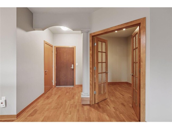 317 Groveland Ave in Minneapolis, MN - Building Photo - Building Photo