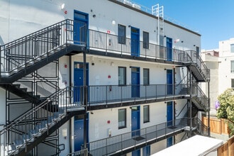 Special Promo! Private Bed near UC Berkeley! in Berkeley, CA - Foto de edificio - Building Photo
