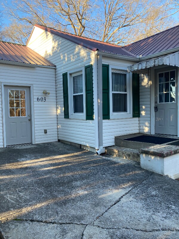 603 General St in Tullahoma, TN - Foto de edificio - Building Photo