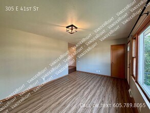 305 E 41st St in Sioux Falls, SD - Building Photo - Building Photo