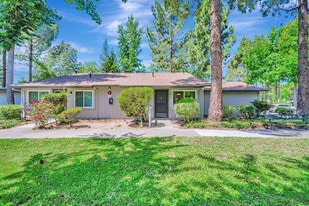 Country Club Village in Rohnert Park, CA - Building Photo