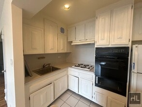 GRAND CENTRAL PARKWAY, Unit 6H in Queens, NY - Foto de edificio - Building Photo