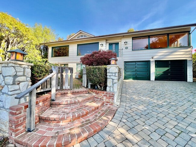 property at 1 Dolores St