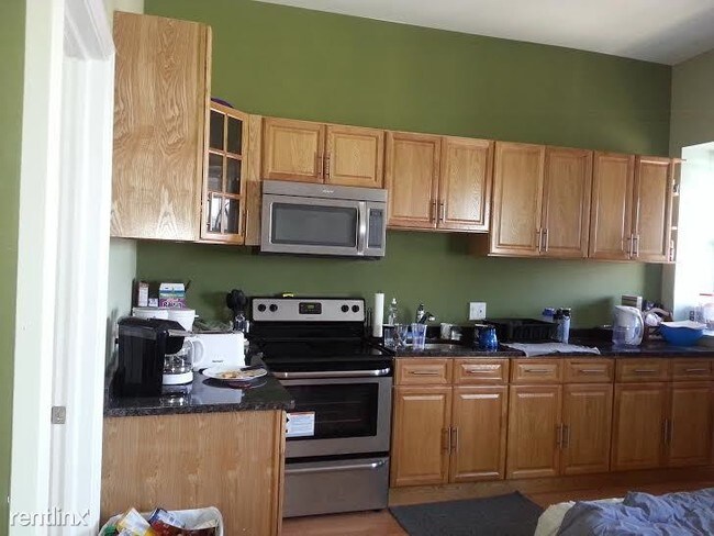 120 S 46th St-Unit -Apt A in Philadelphia, PA - Building Photo - Building Photo