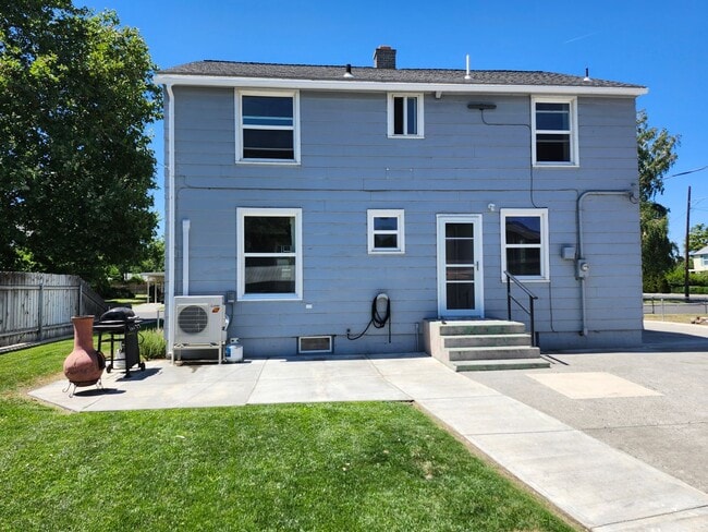 1014 Perkins Ave in Richland, WA - Building Photo - Building Photo