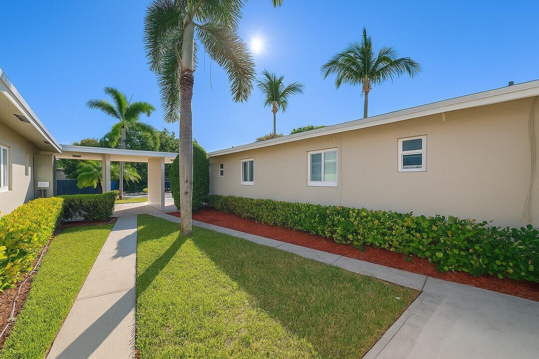 2961 NE 7th Ave in Pompano Beach, FL - Building Photo