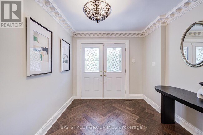 363 Lakeshore Rd W in Oakville, ON - Building Photo - Building Photo