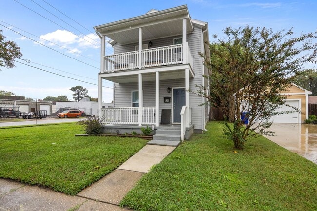 property at 926 W 26th St