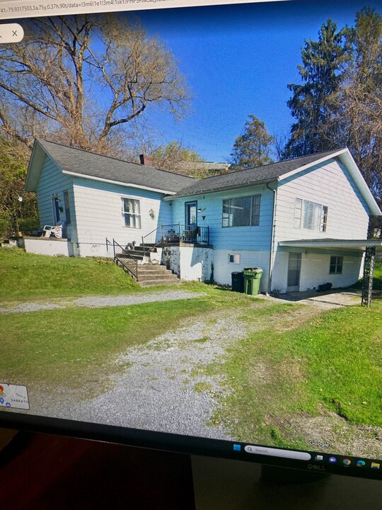 1350 Mineral Ave in Morgantown, WV - Building Photo