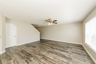 11025 Golden Silence Dr in Riverview, FL - Building Photo - Building Photo