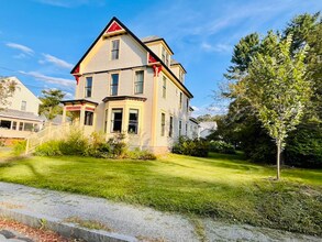 10 Abbott St in Lebanon, NH - Building Photo - Building Photo