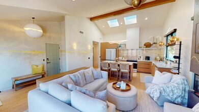 163 G Ave in Coronado, CA - Building Photo - Building Photo