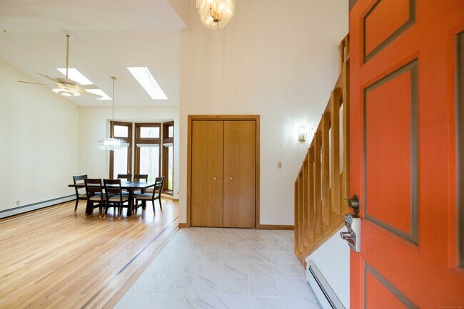 18 Clifford Ave in Tolland, CT - Building Photo - Building Photo