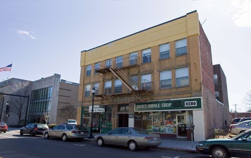 76-80 Main St in Watertown, MA - Building Photo