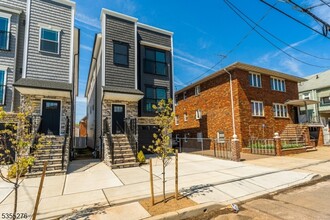 329 High St in Elizabeth, NJ - Building Photo - Building Photo