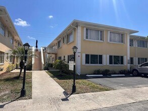 5800 NE 22nd Way, Unit 508 in Fort Lauderdale, FL - Foto de edificio - Building Photo