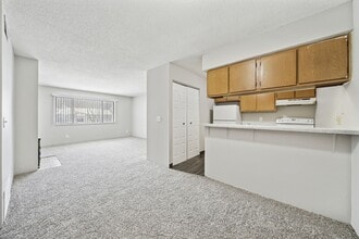 Fox Grove Apartments in Battle Creek, MI - Building Photo - Building Photo