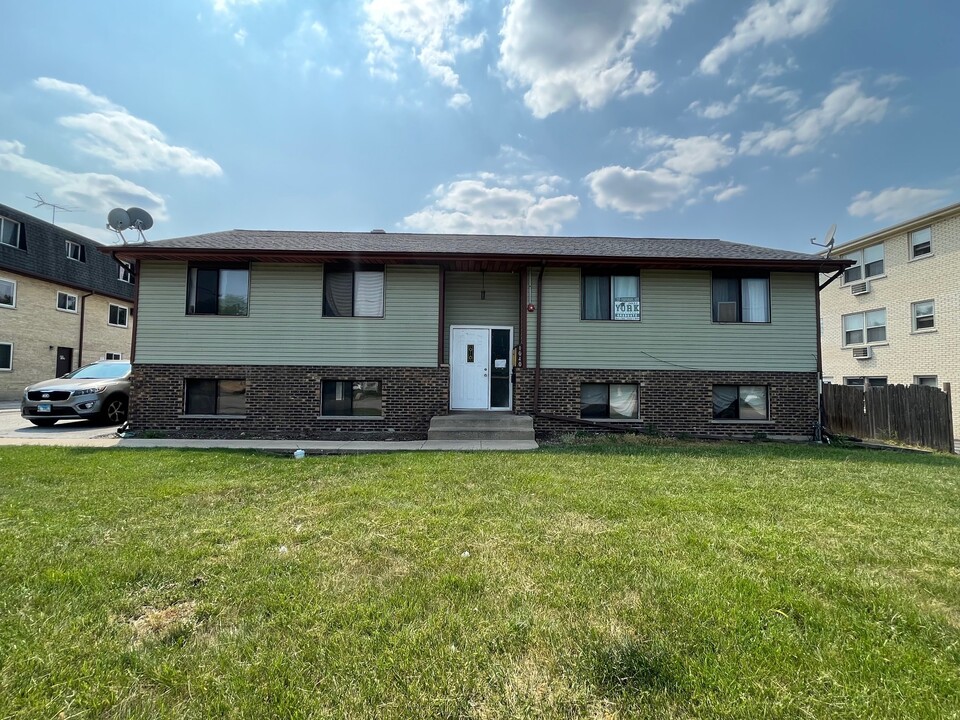 1040 S York Rd in Bensenville, IL - Building Photo