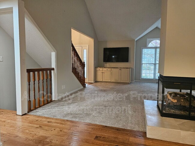 978 W Mill Bend in Kennesaw, GA - Building Photo - Building Photo