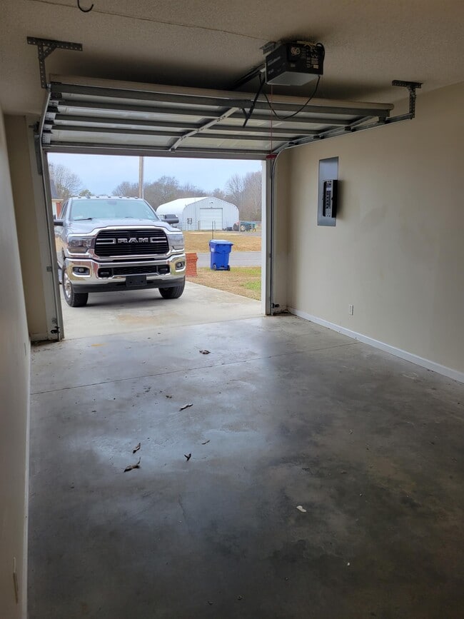 600 Burns St in Albertville, AL - Building Photo - Building Photo