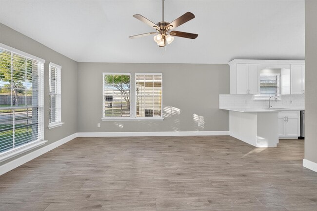 11046 Rainbow Glen Dr