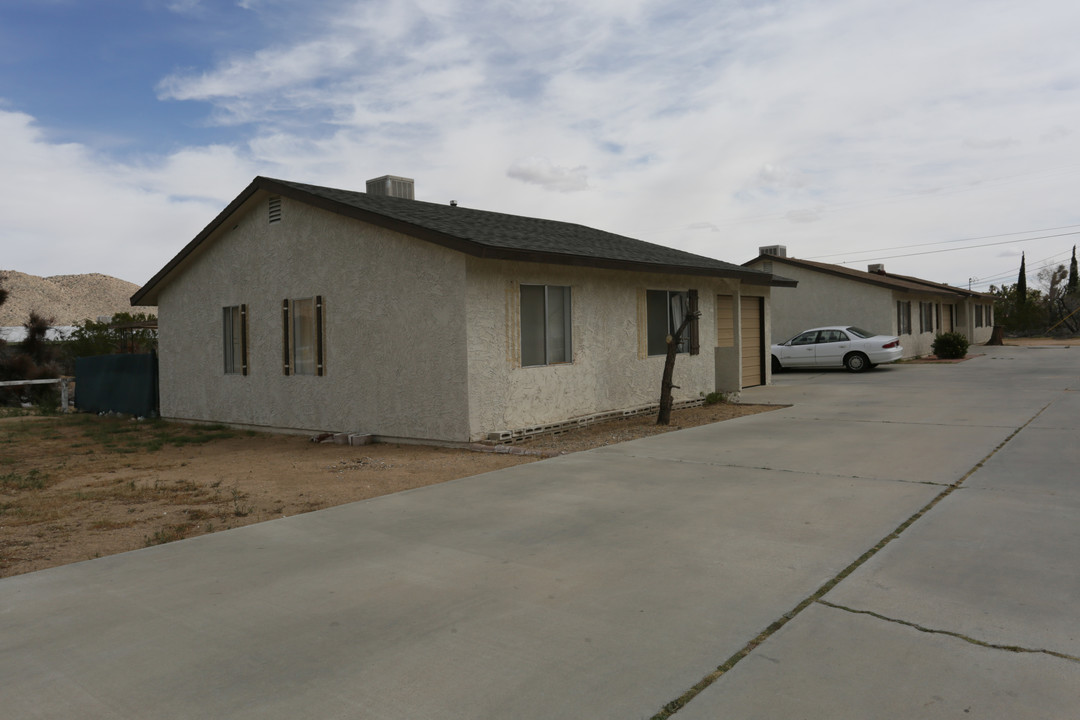 7405 Bannock Trl in Yucca Valley, CA - Building Photo