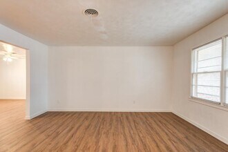 1506 E 2nd St in Lubbock, TX - Building Photo - Building Photo