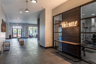 University Edge & Dickinson Lofts in Greenville, NC - Foto de edificio - Lobby