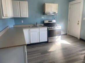 29 NW 9th St in Oswego, NY - Building Photo - Building Photo