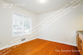 4007 NE 45th St in Seattle, WA - Building Photo - Building Photo