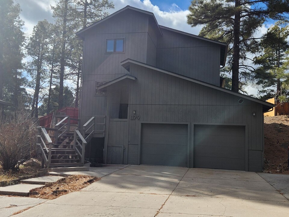 879 W Parker Dr in Flagstaff, AZ - Building Photo