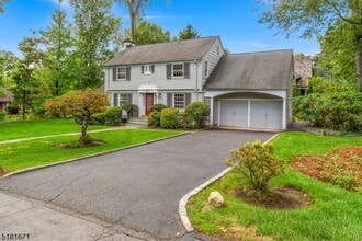 1 Gapview Rd in Millburn, NJ - Building Photo - Building Photo