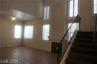 6665 Golden Pond Cir in Las Vegas, NV - Foto de edificio - Building Photo