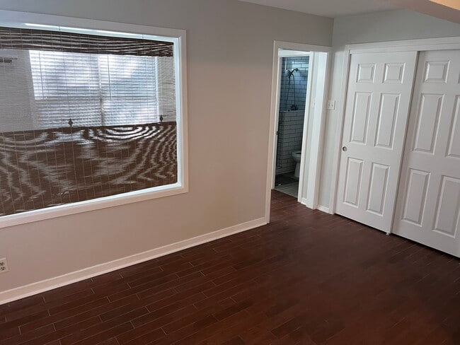 1009 Bonham Terrace, Unit 1416 Kenwood Ave