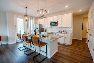 Dalton Residences in Westerville, OH - Foto de edificio - Building Photo