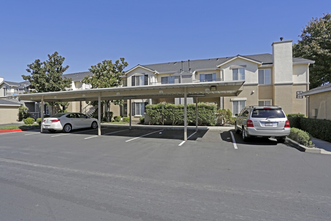 Tuscaro Apartment Homes in Sacramento, CA - Foto de edificio