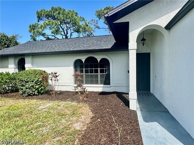 8137 Pelican Rd in Ft. Myers, FL - Building Photo - Building Photo