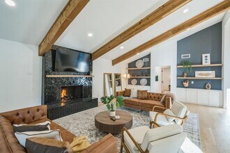 2100 Apricot Glen Dr in Austin, TX - Building Photo - Building Photo