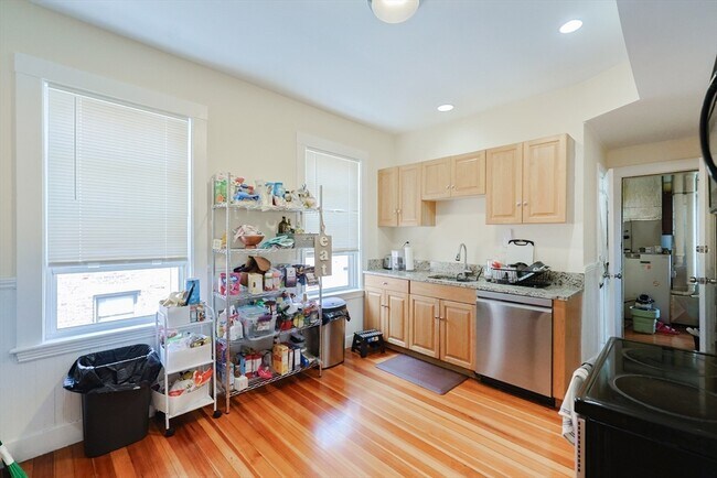 39 Chester St in Boston, MA - Building Photo - Building Photo
