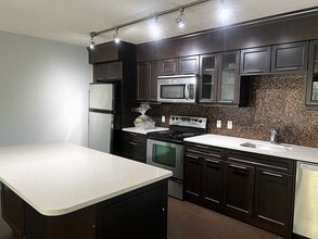 Mission Apartments in Calgary, AB - Building Photo - Building Photo