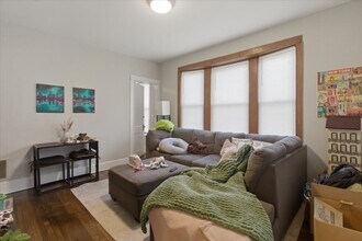 4002 N Southport Ave, Unit 3 in Chicago, IL - Foto de edificio - Building Photo