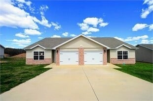 132b Edna St in Waynesville, MO - Building Photo