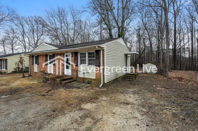 1708 Cedrow Dr in High Point, NC - Building Photo - Building Photo