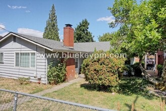 3713 M St in Vancouver, WA - Building Photo - Building Photo