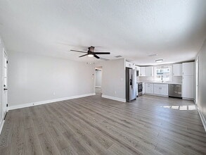 768 49th Ave N in St. Petersburg, FL - Building Photo - Building Photo