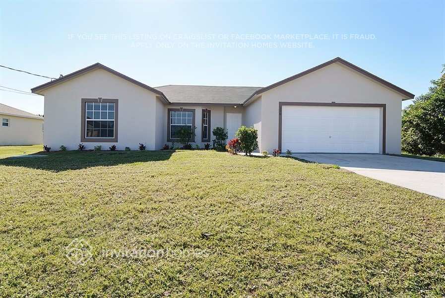 356 SW Fig Ave in Port St. Lucie, FL - Building Photo