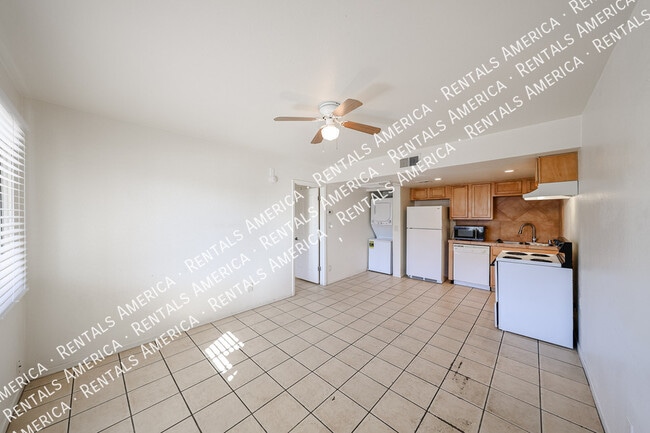 12440 N 20th St in Phoenix, AZ - Building Photo - Building Photo