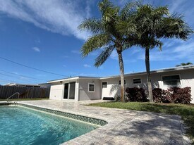 16 Ridgewood Cir in Jupiter, FL - Building Photo